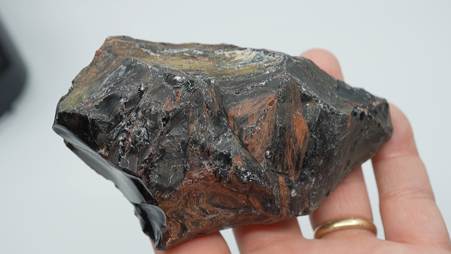 Tri-Flow Obsidian Rough - LC-0005