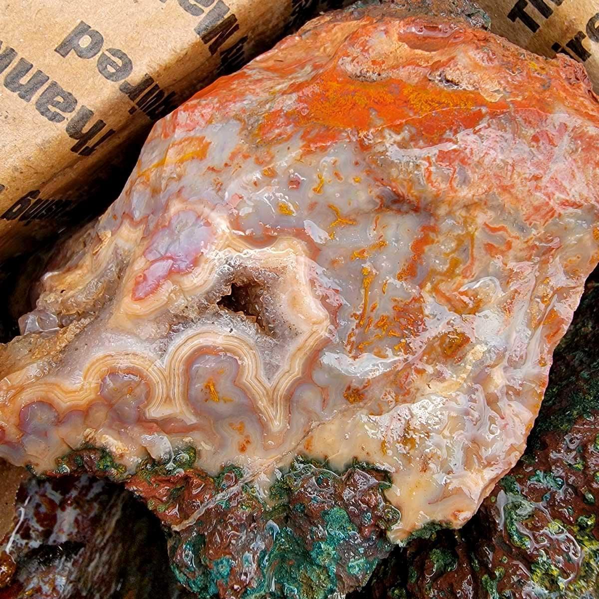 Overflowing Apple Valley Agate Cutting Rough Flatrate! - LapidaryCentral