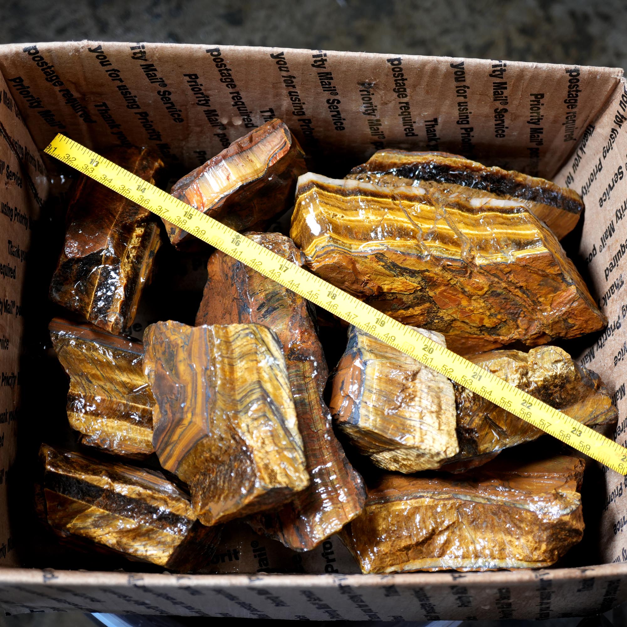 Variegated Golden Tiger Eye Rough Flatrate - Golden Flash Display Box
